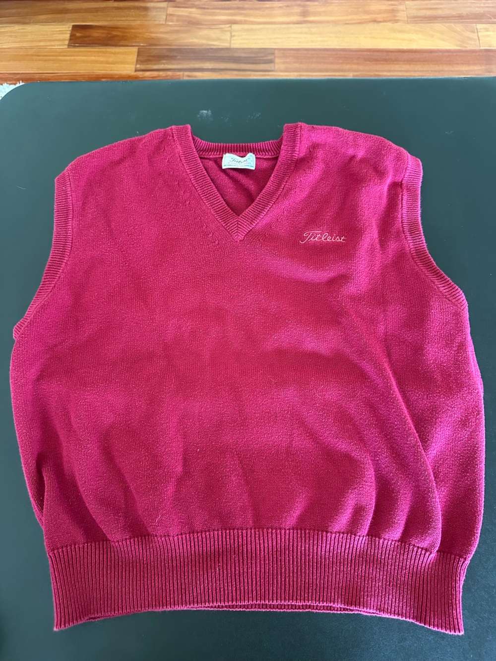 Titleist Corbin Men’s V-Neck Golf Sweater Vest in Berry Size XL
